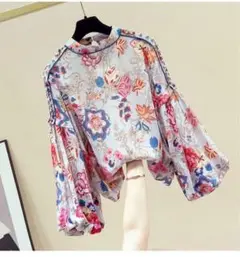 春のお出かけやパーティーにぴったり❀花柄のゆったりトップス　ゴージャスな刺繍