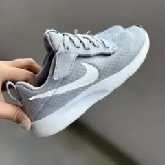 Nike グレー スニーカー　19cm