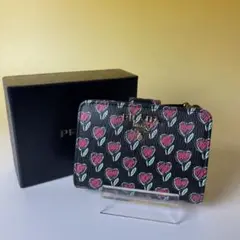 Prada 極美品 二つ折り財布 黒 チューリップ ハート レザー プラダ