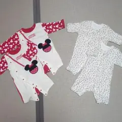 ミニーマウスロンパース　花柄ロンパース 4枚目セット 双子