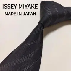 【美品】イッセイミヤケ ネクタイ ブラック ストライプ シルク100%【日本製】