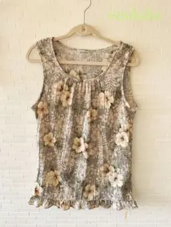ecoloha【美品】フリルタンクトップ　花柄タンクトップ　ハイビスカス