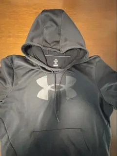 Under Armour ブラックパーカー L