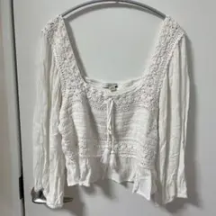 AMERICAN EAGLE ホワイト クロシェクロップドトップス