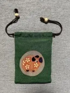 緑色の豚刺繍ぽち袋