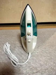 スチーム機能付きアイロン ホワイト/グリーン　DST-001