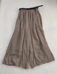 ベージュ ガウチョパンツ 黒色ベルト付き