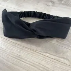 【美品】aquagirlリボンデザイン ヘアバンド 黒