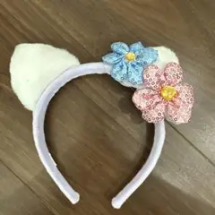 キティ　花モチーフ付きホワイトカチューシャ