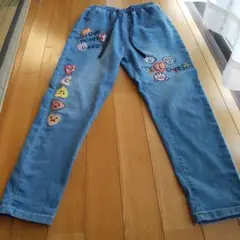 アツプリケ付きジーンズ