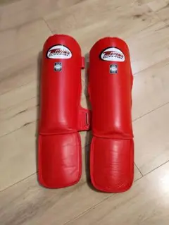 twins レガース レッド Mサイズ