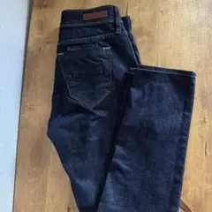 ヤヌーク　パトリシア　スキニーデニム ダークブルー　25