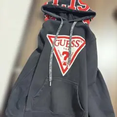guessブラックパーカー