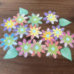 カラフルな花の形状 １３枚セット葉４枚セット　ラミネート済み