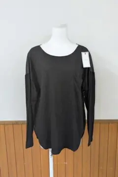 NINE　ブラック バックオープン 長袖Tシャツ　U0819