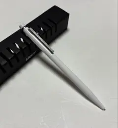 Item thumbnail for item 698a4dca-70dc-4e10-91fb-1e524c654d3b