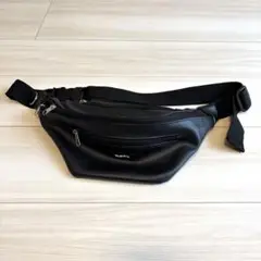 wade ボディバッグ 黒　ウエストポーチ　ウィメンズ