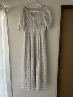 クリーム色 ワンピース