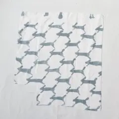 run run run　ホワイト　３９×４４センチから欠けあり　ミナペルホネン