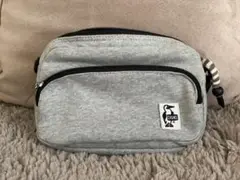 CHUMS グレーショルダーバッグ　チャムス