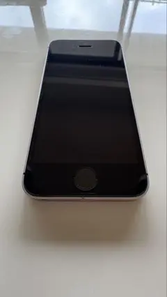 Apple iPhone SE 32GB 本体のみ