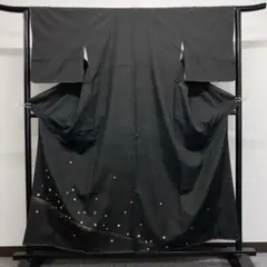 塩沢紬の付け下げ 金駒刺繍 亀甲 着物 紋無し
