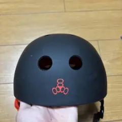 triple eight ヘルメット 黒色