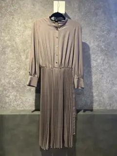 アナイのプリーツロングワンピース