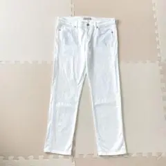 【美品】ユニクロ ホワイト スリムフィット デニムパンツ 28インチ（71㎝）