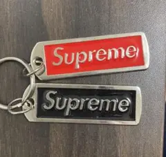 Supreme キーホルダー レッド ブラック2個セット