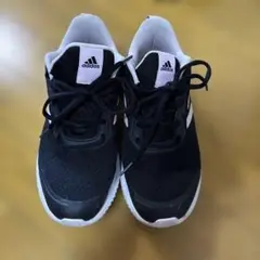 adidas ブラック/ホワイト スニーカー 6 US