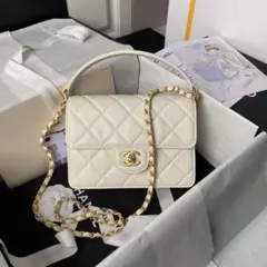 CHANEL アイボリー キルティング ショルダーバッグ