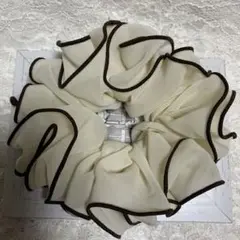 シュシュ　クリーム✖️こげ茶　広幅large 縁かがり❣️
