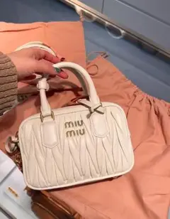 【早い者勝ち♪】miu miu ホワイト ショルダーバッグ