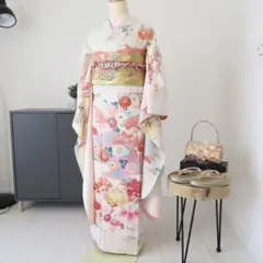〈年末年始特別価格〉白い花柄の振袖7点セット