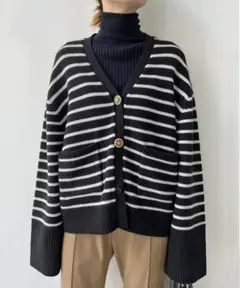 【新品未使用】アパルトモン GOLD BUTTON V/N カーディガン