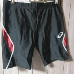 ASICS 黒赤ショートパンツ