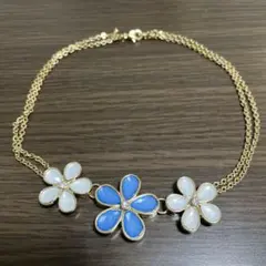 花モチーフのネックレス