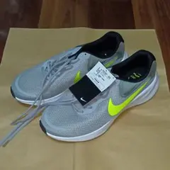 【新品　未使用】Nike　ナイキ　28.0センチ　レボリューション7