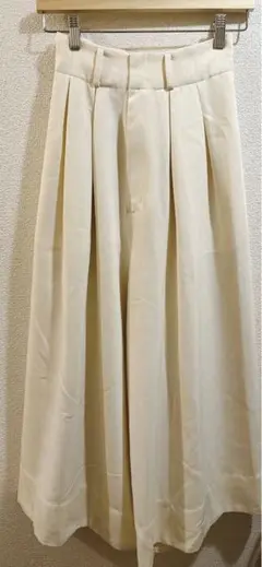 RACEA オフホワイトパンツ