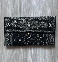 新品 海外で購入 ハンドメイド 刺繍 ポーチ