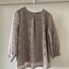 BLEU BLANCレース 五分袖ブラウス ベージュ 袖は透け感ありで上品です