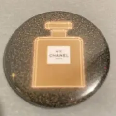CHANEL限定 缶バッチ