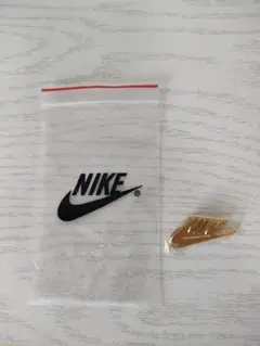 NIKE ピンバッジ