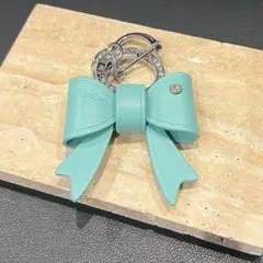 キーホルダー リボン 馬蹄 ダイヤ レディース キーアクセ レザー チャーム