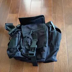 ブラック ナイロン ショルダーバッグ
