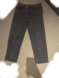 NEWTUSFAN グレー ストレートデニムパンツ