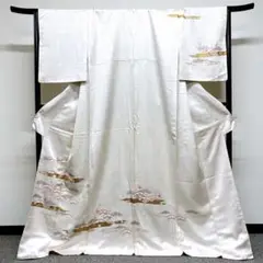 白地に重厚な金箔、松や梅が描かれた訪問着 着物
