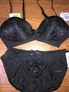 新品 ノンワイヤー ブラジャー ＆ ショーツ Lサイズ　Love Genie