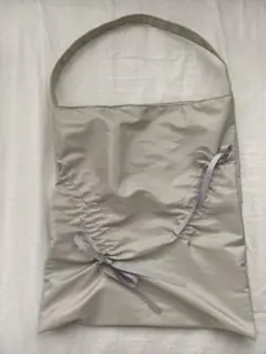 FEKETE シャーリングリボントートバッグ グレー